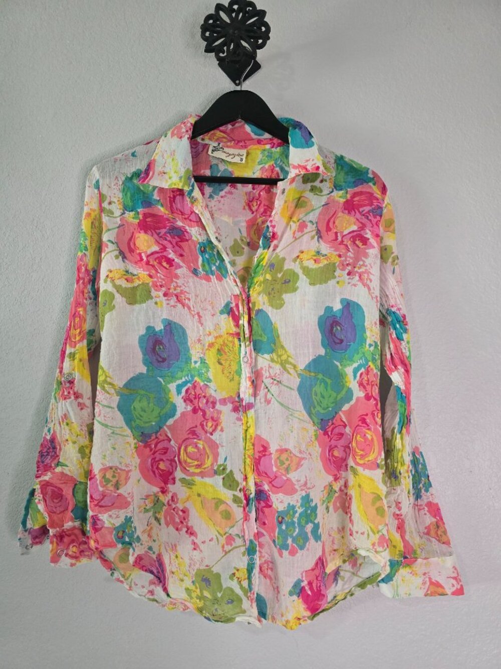 Magazine Watercolor Floral Crinkle Button Down Shirt Size Small